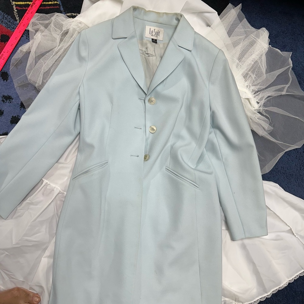 Suit - Picture 4 of 15